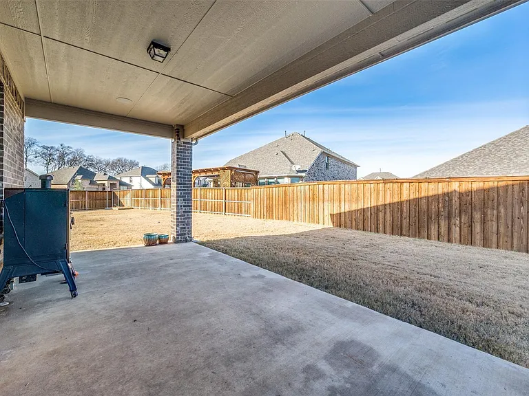5490 Peregrine Ln — Photo 4