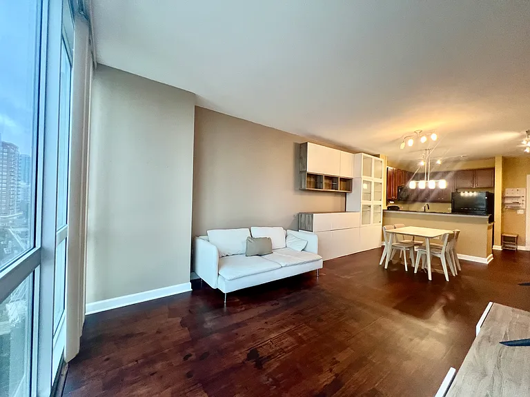 1901 S Calumet Ave #1111 — Photo 5