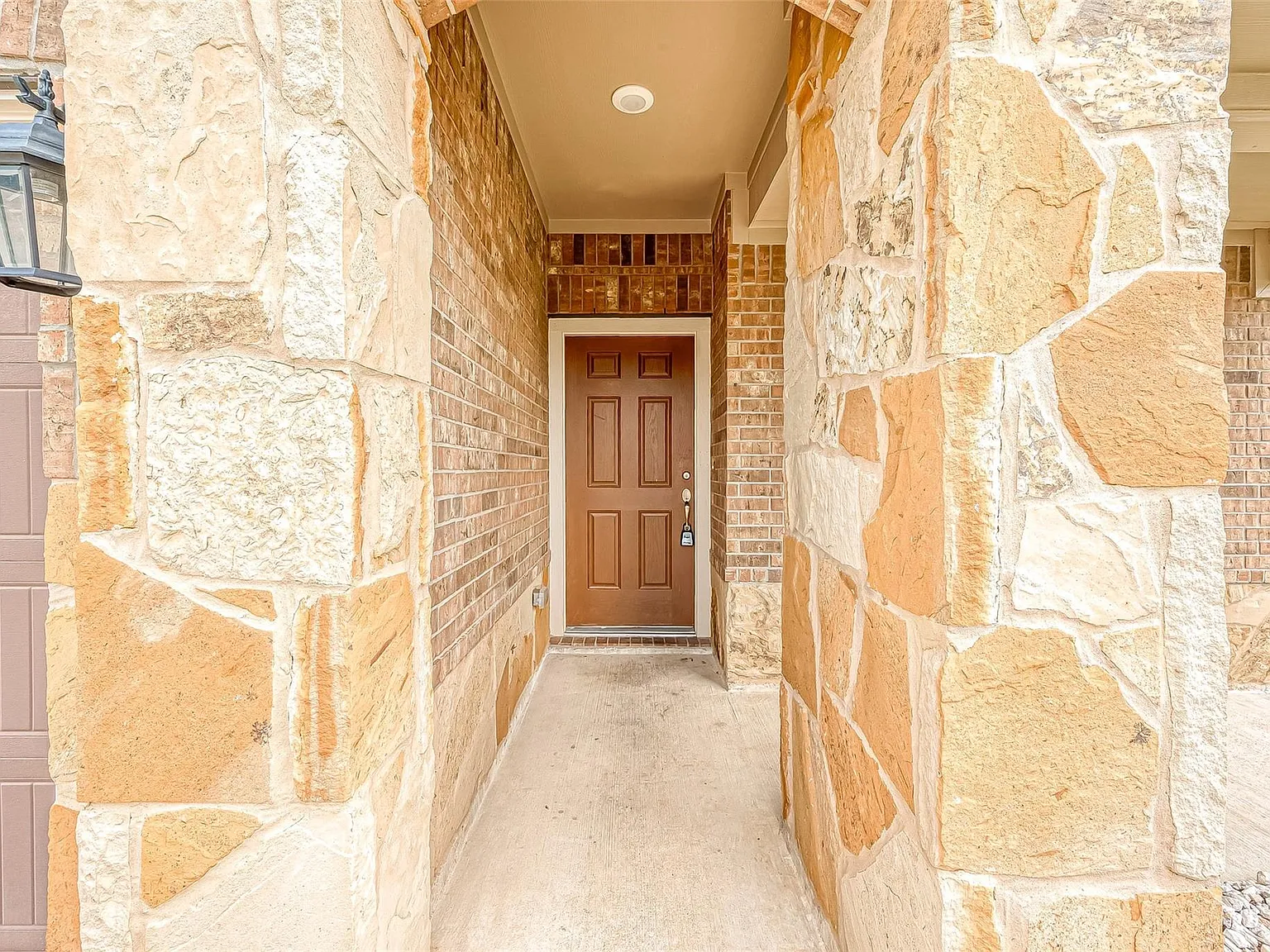 4 bed, 2.0 bath, 1722 sqft, $2,500 — Photo 4