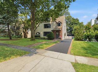 89 Poplar Street, Garden City, NY 11530