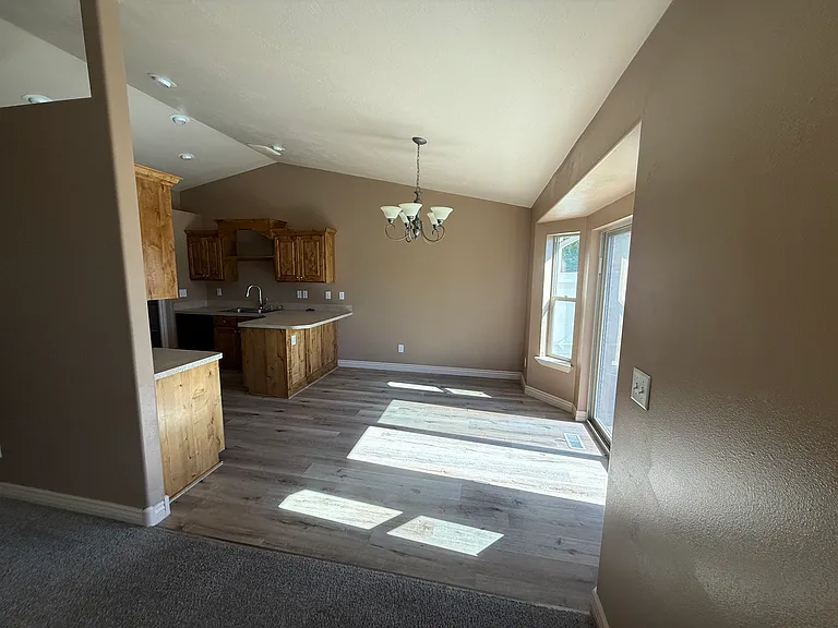3888 Brighton Cir — Photo 16