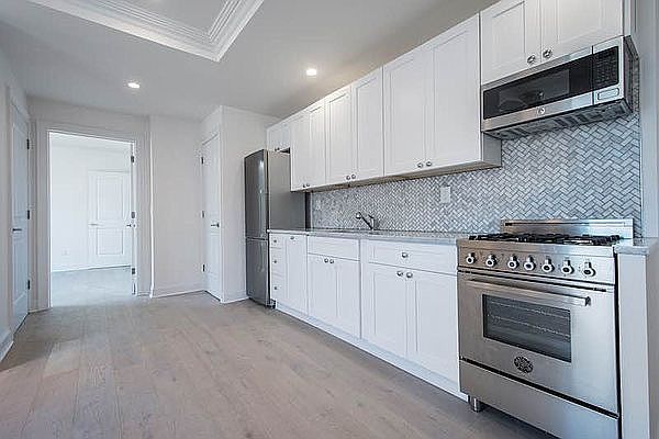 1st image of 364 Lincoln Pl APT D10