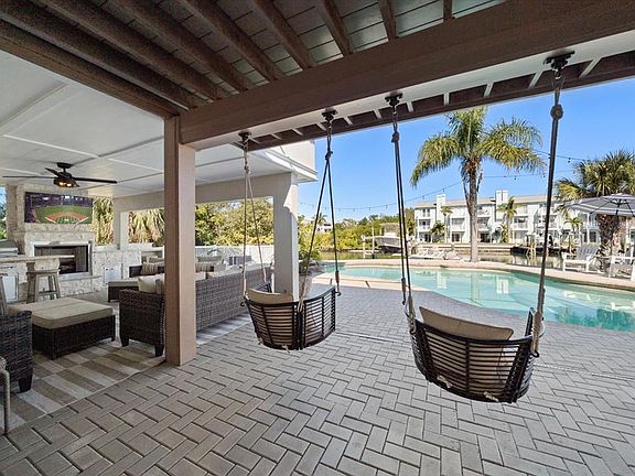 2nd image of 300 6th Ave