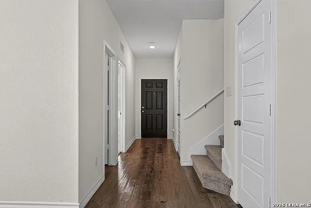 5 bed, 3.0 bath, 2466 sqft, $2,750 — Photo 3