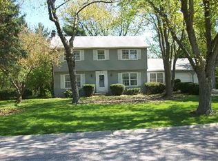 26W323 Tomahawk Dr, Wheaton, IL 60189