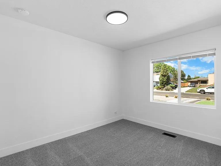 2640 Oneida St — Photo 15