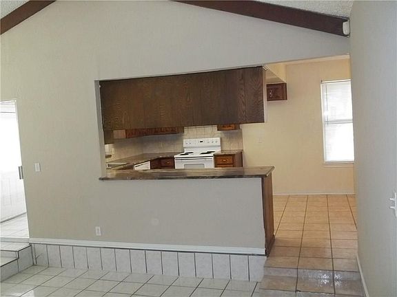 5th image of 1700 Yorktown Dr