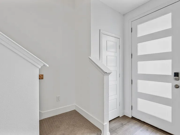 228 Sunset Ln — Photo 16