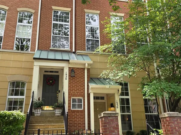 1928 Crescent Park Dr Unit 29B, Reston, VA 20190