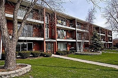 1st image of 410 Crescent Blvd APT 1D