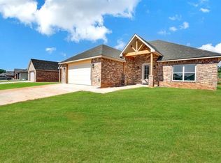 218 NW Sandstone Ave, Cache, OK 73527