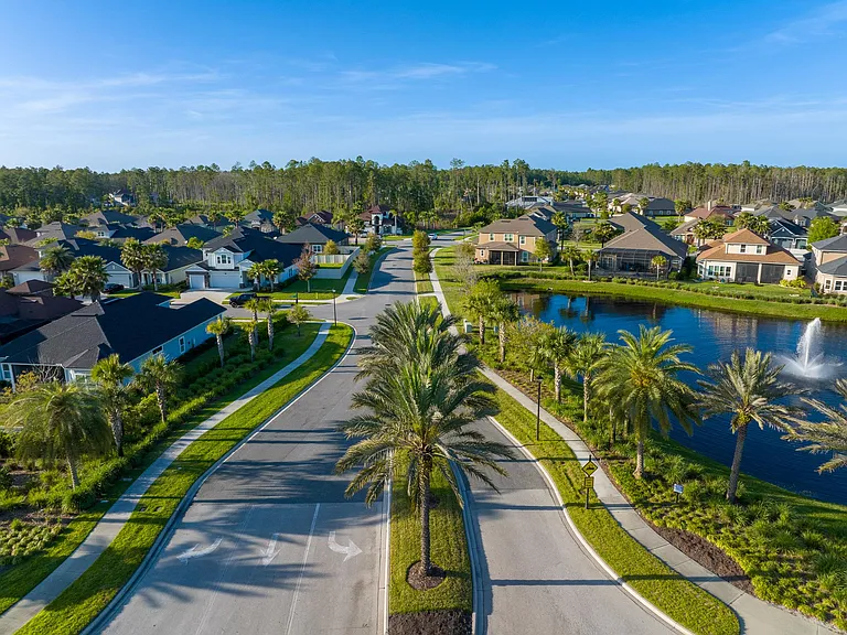 24 Pindo Palm Dr — Photo 12
