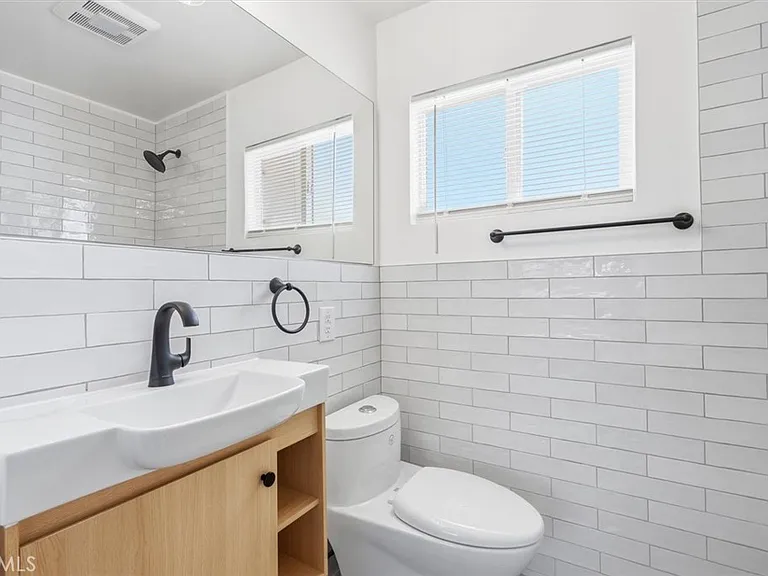 5117 W 133rd St — Photo 25