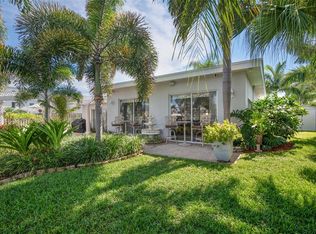 11285 6th St E, Treasure Island, FL 33706