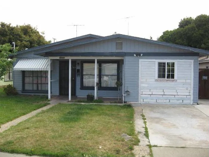 33858 9th St photo 1
