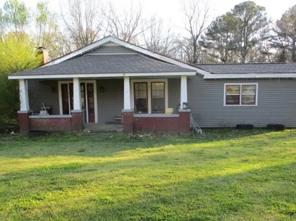 1300 7th St, Cherokee, AL 35616