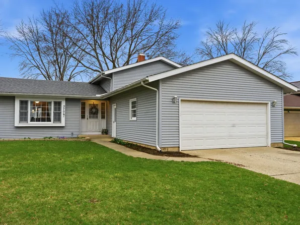 3706 W Bradley Ct, McHenry, IL 60050