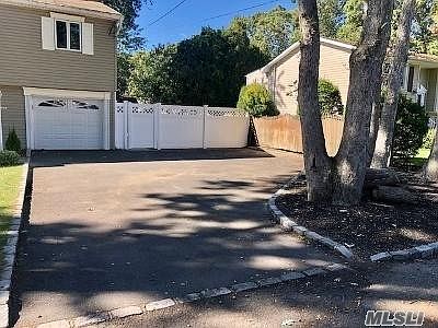 5th image of 64 Forest Ave