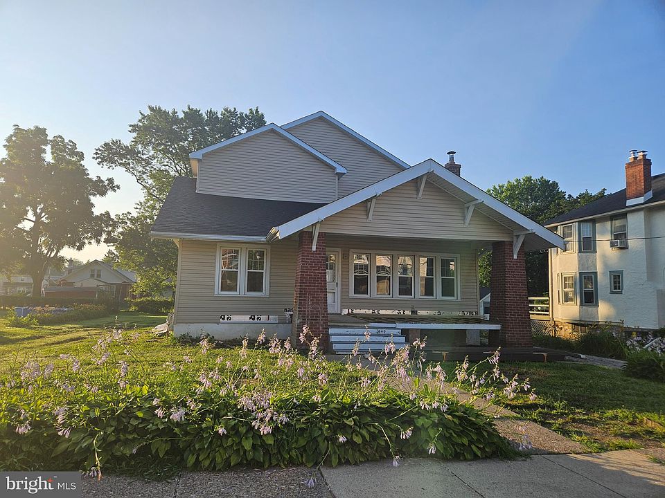 2nd image of 449 Linden Ave