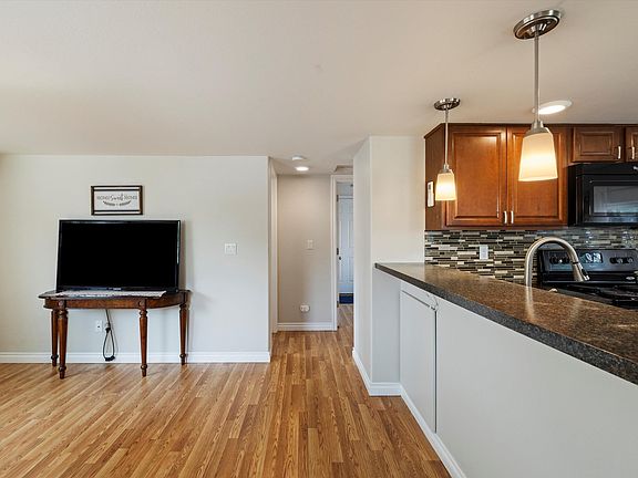 2nd image of 1419 Perkins Ave