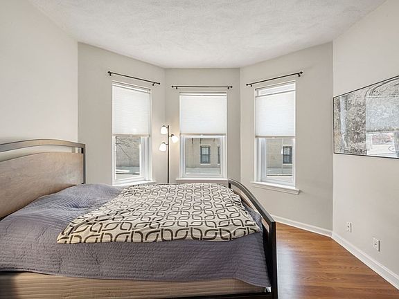 3rd image of 1427 Commonwealth Ave APT 201