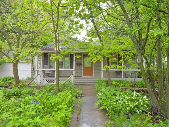 W59N729 Highwood DRIVE, Cedarburg, WI 53012