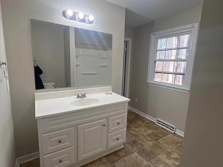 12100 Deerhurst Dr — Photo 15
