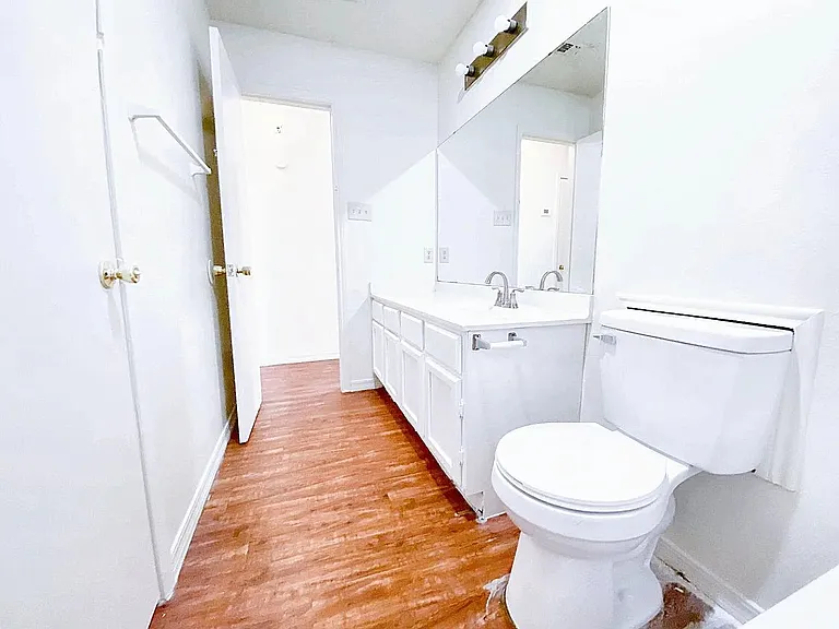 106 Hughson Ct — Photo 14