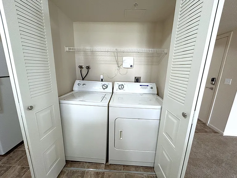 Heatherwood Apartments — Photo 24