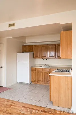 Rented by Space Real Estate | media 23