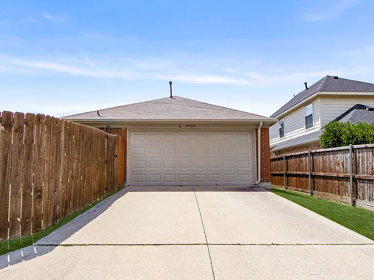 9724 Preston Vineyard Dr — Photo 47