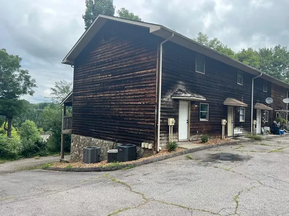 70 Summit Hill Dr APT 11, Franklin, NC 28734