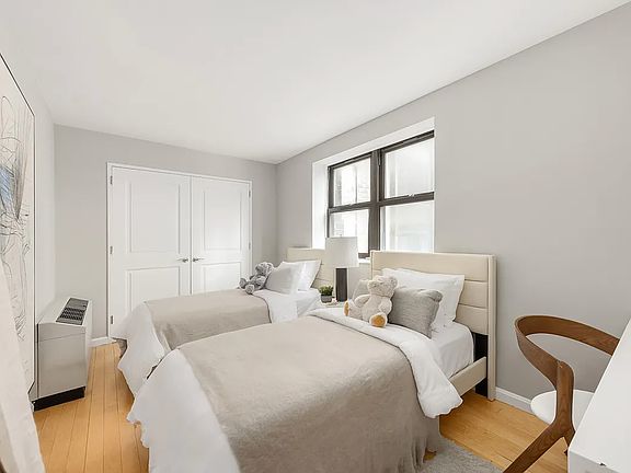 3rd image of 20 West St #10G