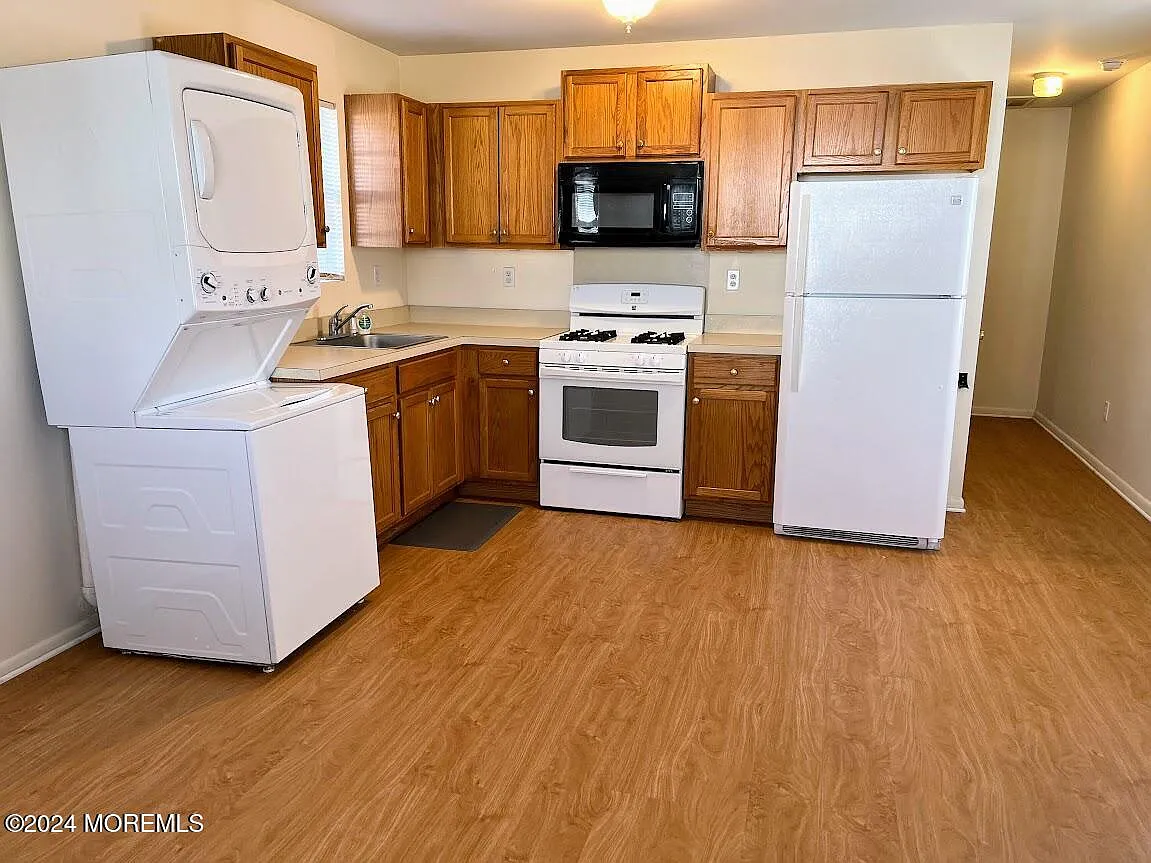 1 bed, 424 sqft, $1,900 — Photo 3