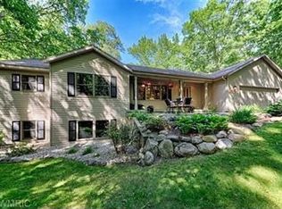 8160 Oakview Ridge Dr NE, Rockford, MI 49341