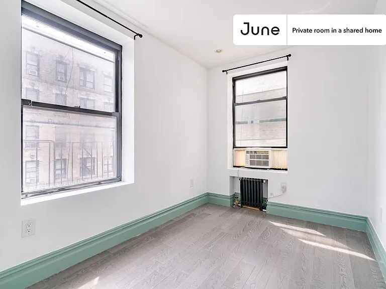 345 E 21st St #A — Photo 2