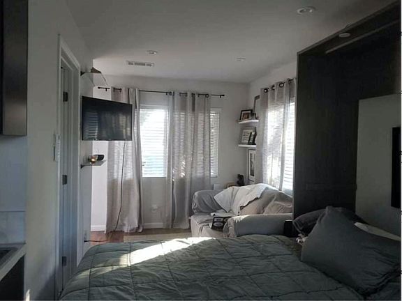 2nd image of 2233 Casitas Ave
