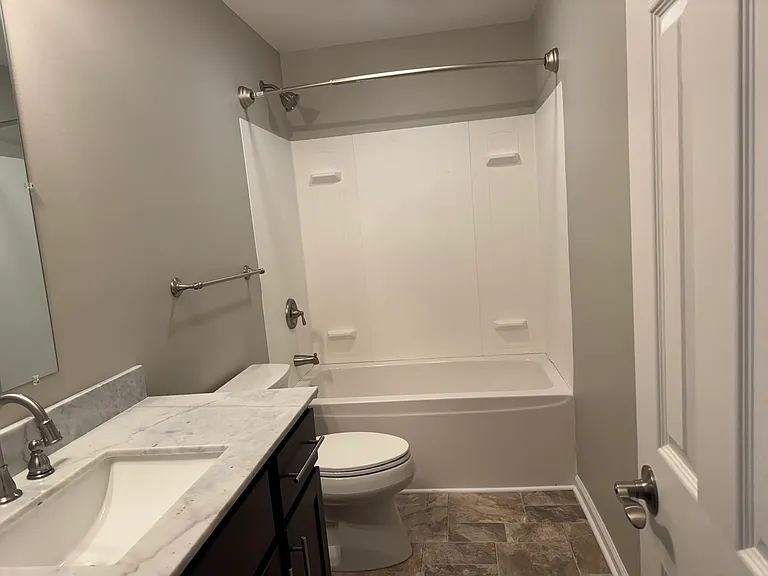 315 Owens St #A — Photo 11