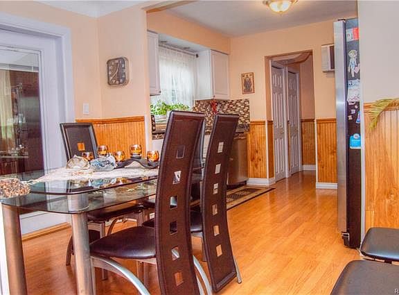 4th image of 34735 Bridgeman St