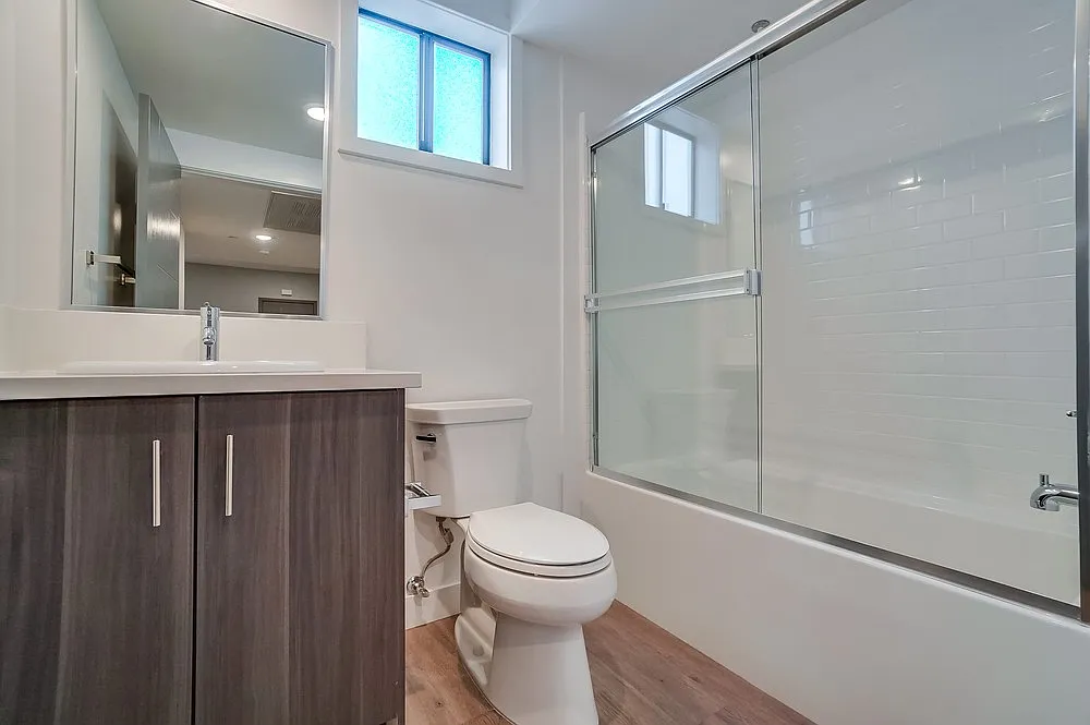 2 bed, 1118 sqft, $2,700 — Photo 4