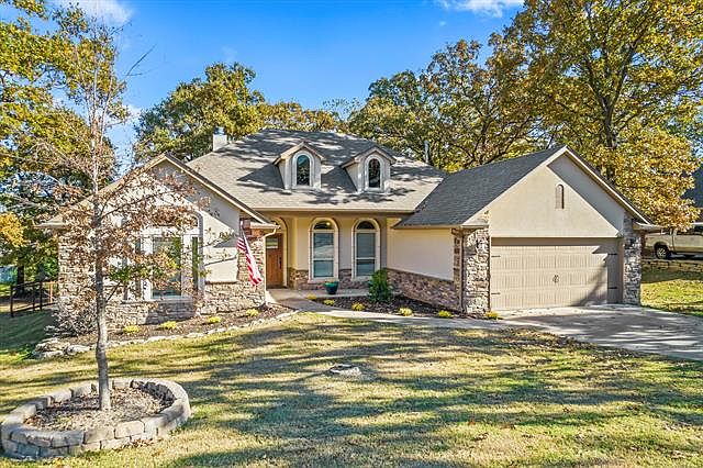 1st image of 2637 Woodstone Dr