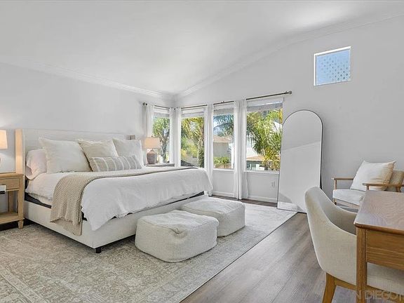 5th image of 333 Paloma Bay Ct