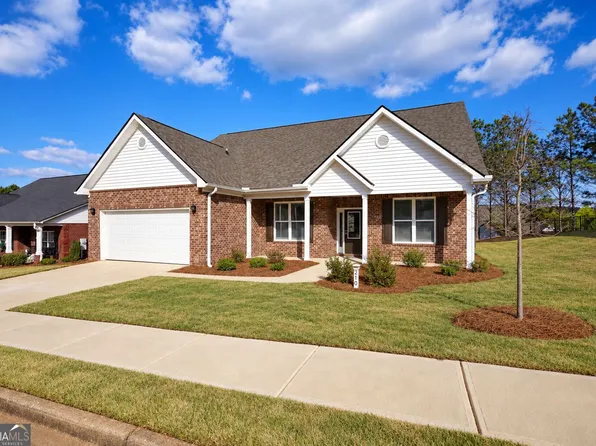 210 Park Place Trl, Social Circle, GA 30025
