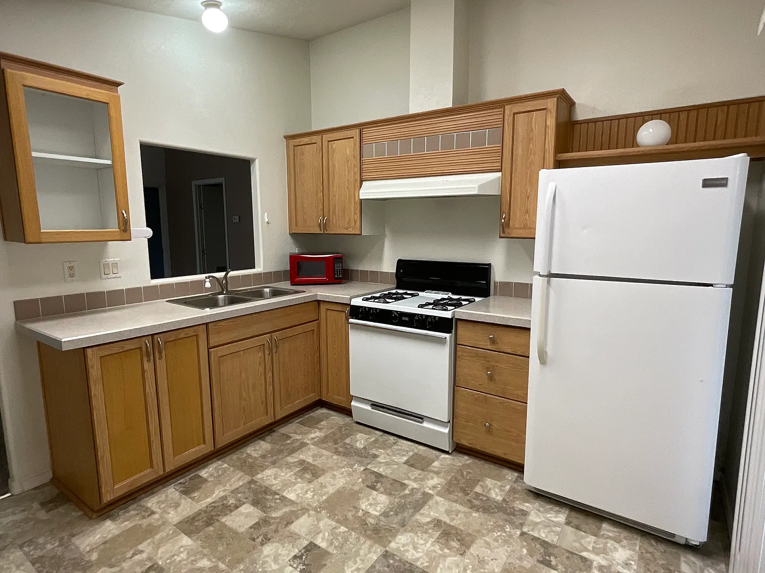2 bed, 906 sqft, $1,250 — Photo 4