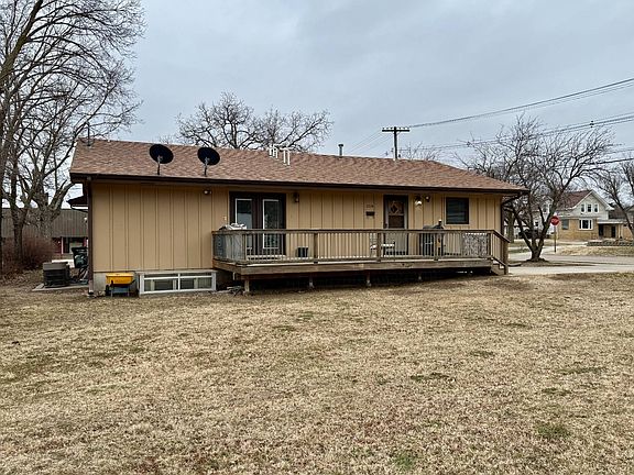 4th image of 222 W Main St