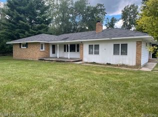 4034 Krafft Rd, Fort Gratiot, MI 48059