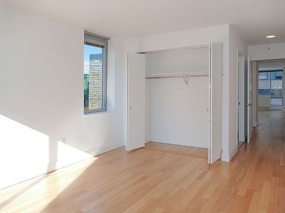 5th image of 150 E 44th St APT 47G