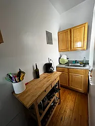 Rented by Salon Realty Corp