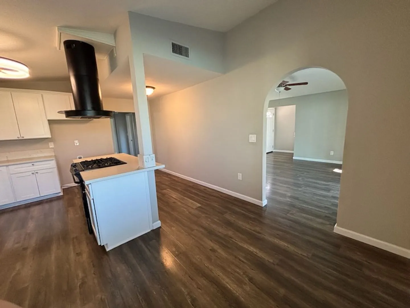 The Perfect Blend of Comfort, Style & Outdoor Living 3Bedroom & 2Bathroom — Photo 4