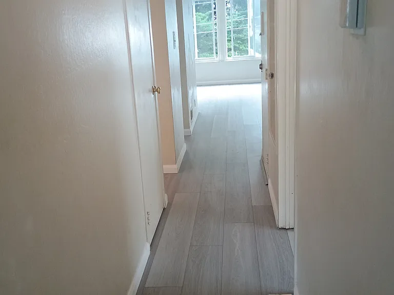 Longview Dr — Photo 10